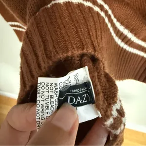 Brown V thumbnail 3