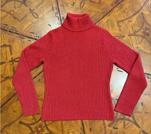Red Turtleneck Sweater Size M thumbnail 1
