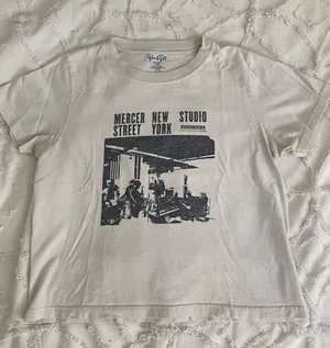 Brandy Melville Top  thumbnail 1