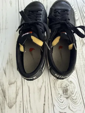 Nike Women’s Blazer Low Platform Size 6 Black White Leather Sneakers thumbnail 8