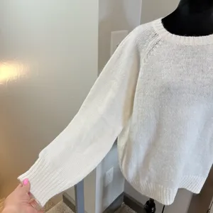 NWT Old Navy Knit Cozy Crew-Neck Sweater White Cream Raglan Sleeve‎ M thumbnail 3
