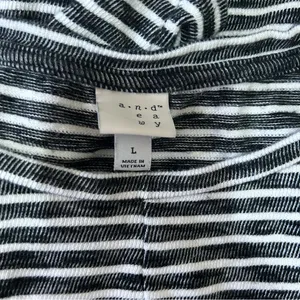 5/$30 🎈 A new day large striped tie front top thumbnail 4