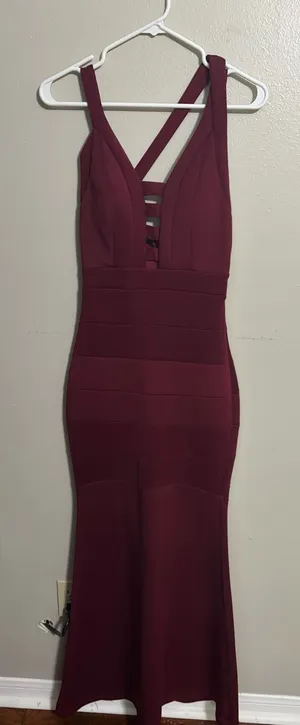 Floor length maroon formal gown Red thumbnail 1
