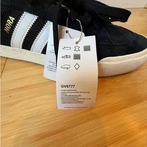 Adidas Nora Sneakers Lace Up Skateboarding Black White Mens 8 Women 9 New in Box thumbnail 11