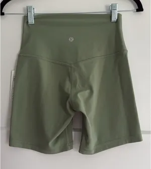 Lululemon Size 4 Align High-Rise 6” Biker Shorts in Desert Green thumbnail 4