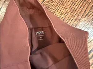 Abercombie YPB High-Waist Ribbed Seamless Leggings - Rust Sz M thumbnail 2