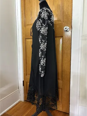 maurices Women’s Black White Floral Lace Embroidered Shift Dress V-Neck M thumbnail 2