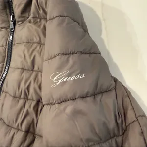 Guess Detachable Hoodie Puffer Jacket Women’s Size Large Taupe Outerwear Casual thumbnail 5