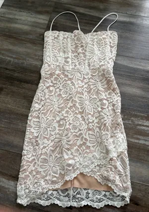 Lucy in the Sky White Beige Lace Backless Mini Dress Small thumbnail 1