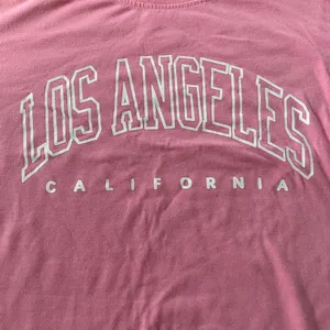 SheIn 🌸💗Women’s Los Angeles Graphic T-shirt thumbnail 3