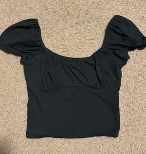 Hollister Top thumbnail 1
