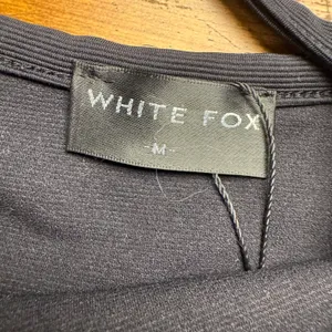 WHITE FOX Black Ribbed Spaghetti Strap Crop‎ Top M thumbnail 2