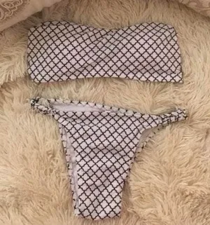 LF bikini thumbnail 3