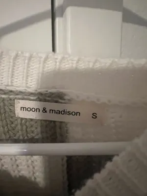 TJ Maxx Sweater thumbnail 3