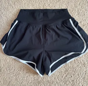 Black and white Hollister shorts thumbnail 1