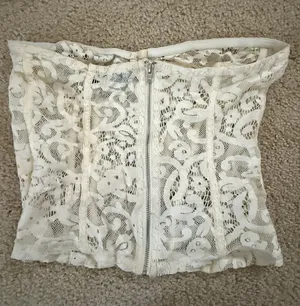 Pretty Little Thing White Lace Corset thumbnail 3