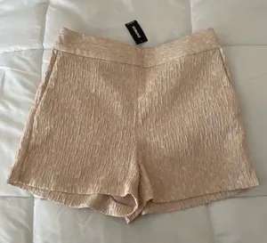 Express High Rise Jacquard Pale Pink Shorts Size 6R thumbnail 1