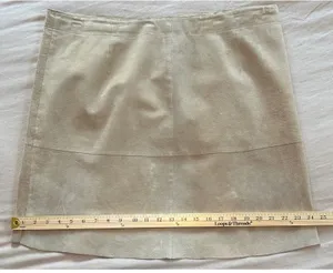i.e. Tan Suede Leather Mini Skirt A-Line Beige Size 16 Vintage Style thumbnail 1