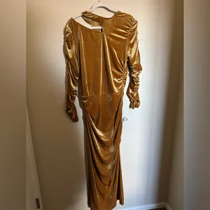 Ivy City‎ Co Romance Me Velvet Formal Dress Sz XL Gold Full Length thumbnail 3