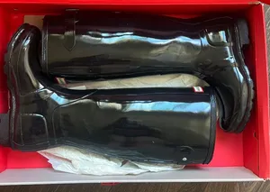 Hunter Black Rain Boots thumbnail 1