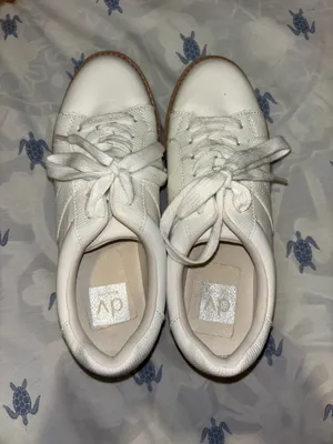 DV by Dolce Vita Sneakers thumbnail 3