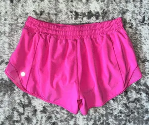 Lululemon Hotty Hot Low-Rise Short 2.5" thumbnail 4