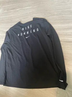 Nike Black Women's Long-Sleeve Dri-FIT Running Top thumbnail 2