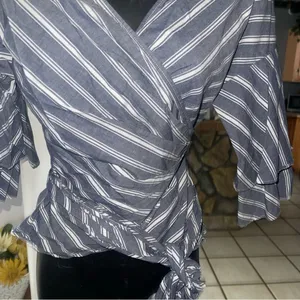 WAYF Women's Striped 3/4 Sleeve Wrap around Blouse Size S thumbnail 2