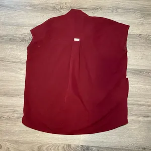 FIGS Women's size XS Zamora Jogger Pants Rafaela Top Burgundy Scrub Set thumbnail 7