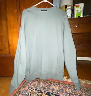 Brandy Melville sweatshirt thumbnail 1