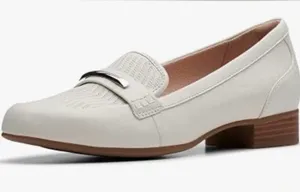 Clarks Off White Leather Loafer with Silver Trim Size 8 thumbnail 1