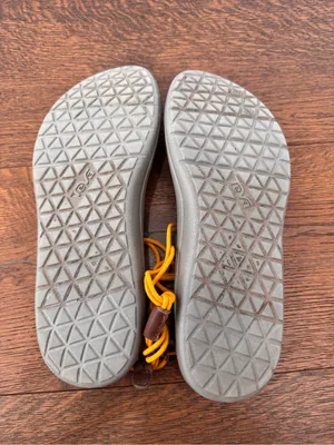 Teva Voya Infinity Sandals Size W9 in Yellow thumbnail 6