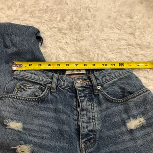 We the free Curvy Georgine Mom Jeans Distressed‎ Size 28 thumbnail 10