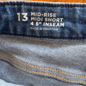 Arizona Jeans Mid-Rise Medium Lily Blue‎ Cuffed 3" Denim Shorts Sz. 13 Patchwork thumbnail 5