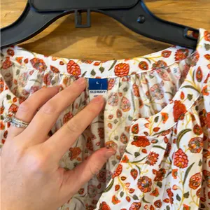 Old Navy Floral V Neck Long Sleeve size Large thumbnail 4