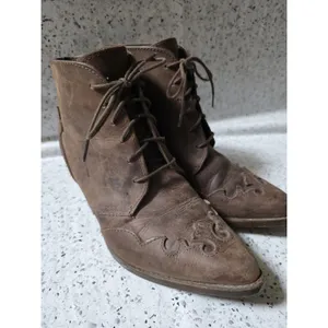 Harris Hawk Details Boots Leather Embossed Western Ankle Women Size 6.5 Spanish thumbnail 7