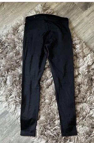 Medium Victoria’s Secret pink leggings thumbnail 2