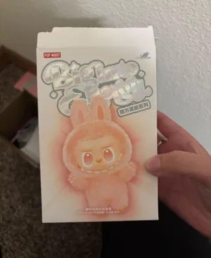 Labubu Loyalty Pink thumbnail 4