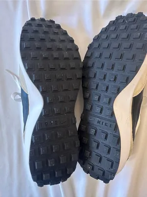 Nike Women's Cream and Black Retro Runner thumbnail 5