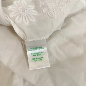 Lilly Pulitzer Lightweight Cotton Embroidery Blouse in Off White size Xsmall thumbnail 3