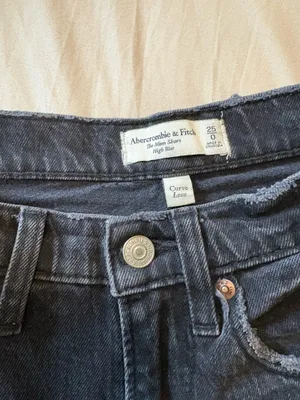 Abercrombie Mom Shorts Curve Love Black thumbnail 2
