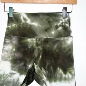 Lifts green tie dye women’s activewear high rise 6” inseam biker shorts thumbnail 2