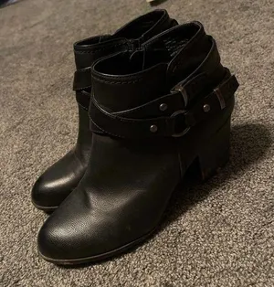 Hot tomato heeled booties Size 9 thumbnail 1