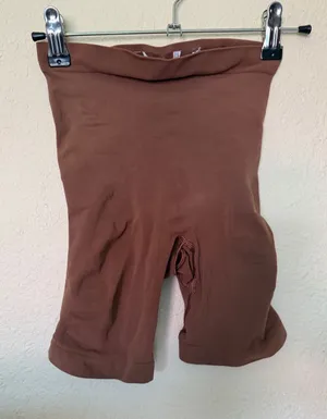 Skims Everyday Sculpt High Mid Thigh Short Jasper size L NWOT thumbnail 1