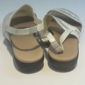 Munro American Womens 8.5 Silver‎ Snakeskin Metallic Slingback Low Wedge Sandals thumbnail 6