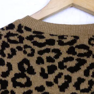 Old Navy SoSoft Cheetah Cardigan Sweater Womens S Brown Cropped Animal Retro thumbnail 9