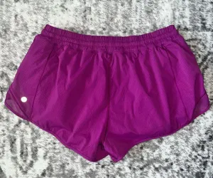 Lululemon Hotty Hot Short II *2.5" thumbnail 3