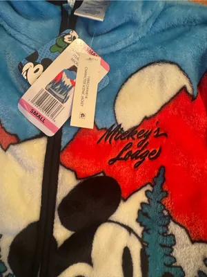 NWT Disney Mickey Mouse & Pluto "Mickey's Lodge" Scenic Fleece Jacket Small thumbnail 3