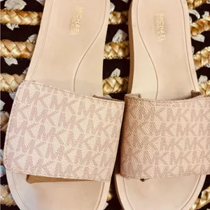 Michael Kors MK Signature Logo Print Wade Slide sandals in pink thumbnail 5