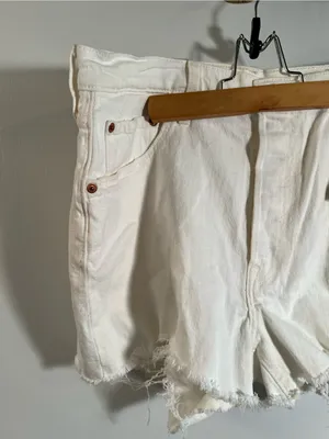 Levi’s Women’s Size 33 501 Original Cutoff Denim Shorts Cream White‎ High Rise thumbnail 4